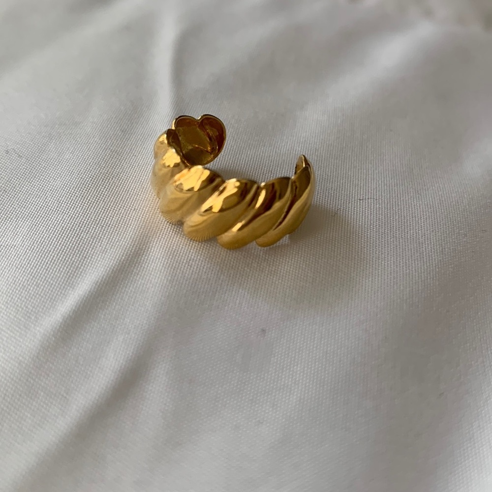 Gold Tone Shrimp Croissant Ring Adjustable - Picture 6 of 6